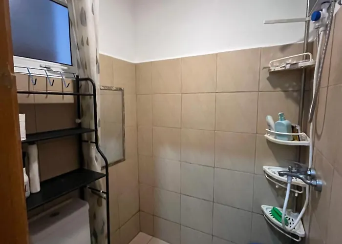 Bed & Breakfast Cj'sstaycation In 4*