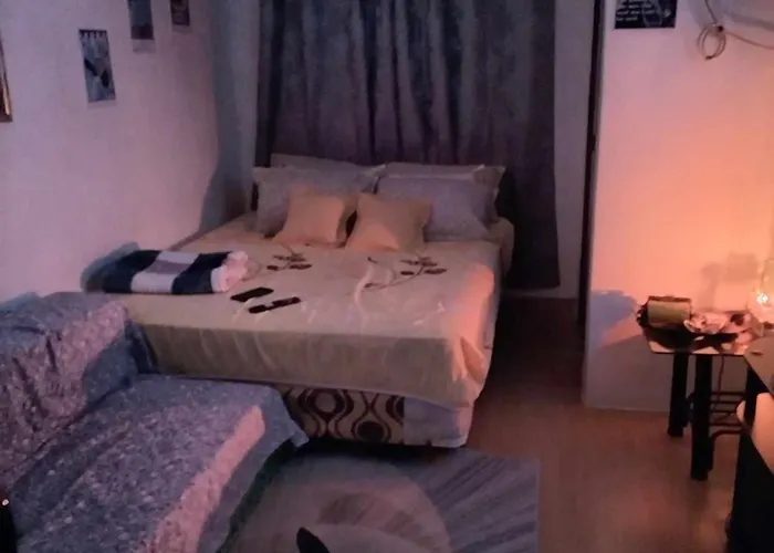 Bed & Breakfast Cj'sstaycation In 4*